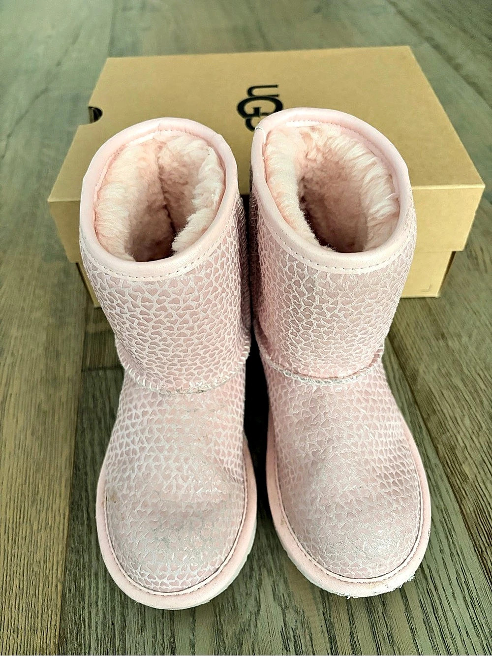 UGG Kids Classic II Gel Hearts Pink Boots - Size 12T